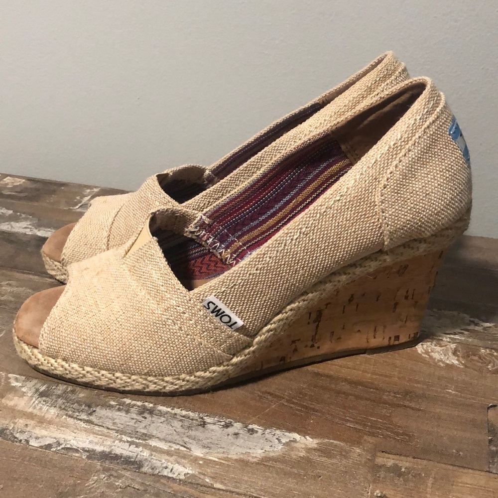 Toms size 5.5 wedges